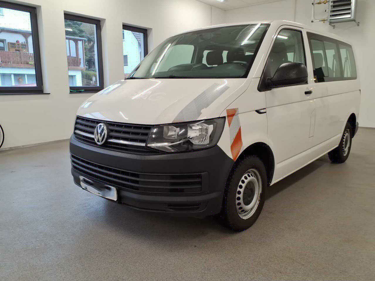 Volkswagen Transporter 2.0 TDI - Diesel - Manuelle - 102 hp - 286.828 km